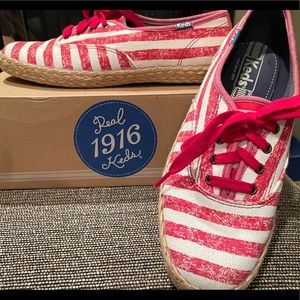 KEDS - Red & Cream